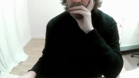 Snapshot of saltimbanquier chatting on December 2024 08:05:01 AM Saltimbanquier Salt ou Banquier online show from December 2024 08:05:01 AM