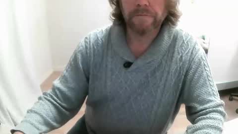 Snapshot of saltimbanquier chatting on December 2024 07:26:02 PM Saltimbanquier Salt ou Banquier online show from December 2024 07:26:02 PM