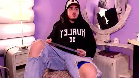 Snapshot of salvattore_muller chatting on February 2026 04:28:02 AM Salvatore online show from February 2026 04:28:02 AM