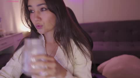 Stefana    or    Samchispas online show from January 2025 11:33:02 PM