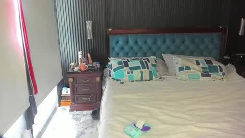 Snapshot of sam_and_molly chatting on September 2025 06:52:02 PM Sam and Molly online show from September 2025 06:52:02 PM