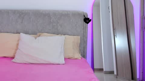 Samantha Ferrec online show from January 2025 06:33:02 PM