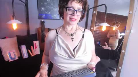 Sam online show from September 2025 10:29:01 AM
