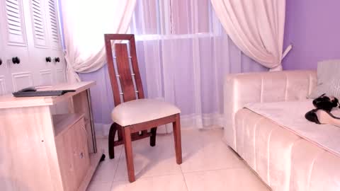 samantha_thompsoon online show from November 2025 08:41:01 PM