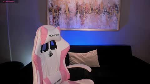 Samantha Klein online show from November 2025 02:54:02 AM