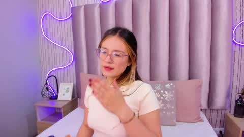 Snapshot of samanthapeachs chatting on November 2025 11:54:01 AM Alejandra online show from November 2025 11:54:01 AM