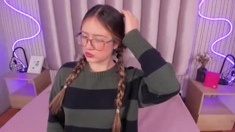 Snapshot of samanthapeachs chatting on December 2025 01:39:01 PM Alejandra online show from December 2025 01:39:01 PM