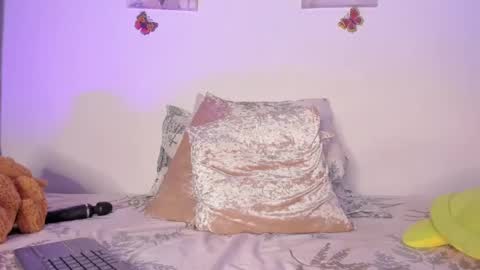 Samara is my name a pleasure delighted that you are here leave your thumb up it is important to me online show from January 2025 12:01:01 AM