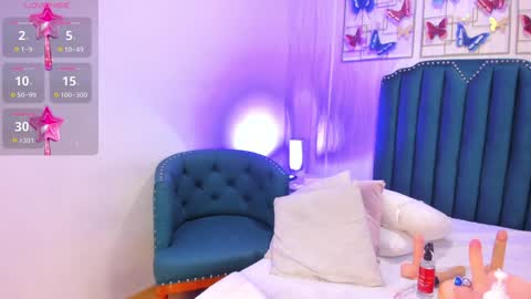 Samara Warren online show from January 2025 02:25:01 PM