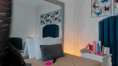 Samara Warren online show from February 2026 11:33:01 AM