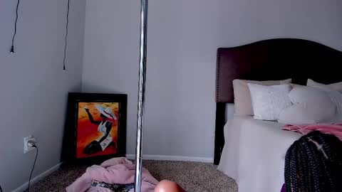 Yaya online show from October 2025 06:19:02 PM