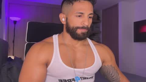 Snapshot of samdornan chatting on January 2025 06:36:02 PM Sam Dornan online show from January 2025 06:36:02 PM