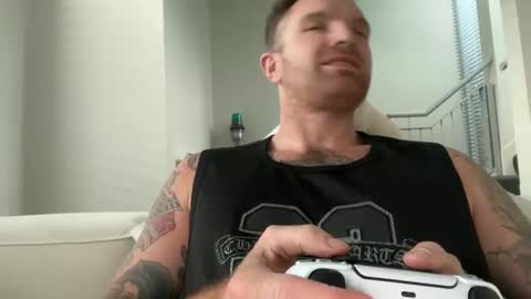 Snapshot of samrainesbaby chatting on January 2025 07:10:02 AM HornyAsFuck online show from January 2025 07:10:02 AM