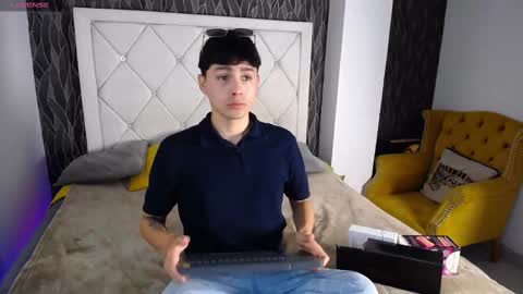 Snapshot of samu_foxxx chatting on September 2025 08:42:02 PM SAMU online show from September 2025 08:42:02 PM