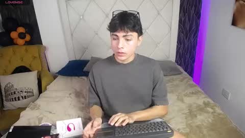 Snapshot of samu_foxxx chatting on October 2025 08:32:02 PM SAMU online show from October 2025 08:32:02 PM
