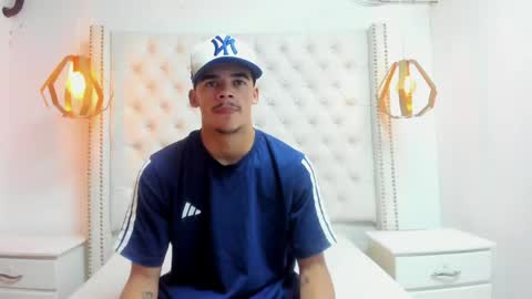 Snapshot of samuel_wyatt chatting on May 2026 12:45:02 PM SAMUEL online show from May 2026 12:45:02 PM