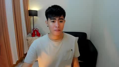 Snapshot of samuelangelo chatting on December 2024 08:31:01 AM Sam online show from December 2024 08:31:01 AM