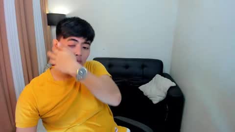 Snapshot of samuelangelo chatting on February 2025 08:13:02 AM Sam online show from February 2025 08:13:02 AM