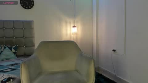 samxx_muscle online show from November 2025 03:00:01 PM