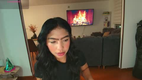 Hello I am absent due to a family calamity I will return soon-hola estoy ausente por un problema familiar volvere pronto. online show from May 2026 11:57:01 PM