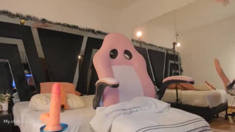 Find me at  when im offline here. online show from December 2024 01:58:02 AM