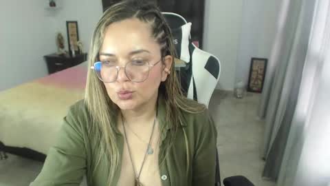 samy_vsn online show from February 2025 10:45:01 PM