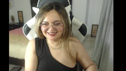 samy_vsn online show from February 2025 11:01:01 PM