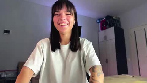 Lola online show from December 2025 09:51:01 AM