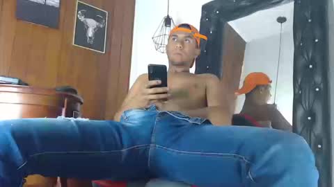 Snapshot of sander_ath chatting on September 2025 12:49:01 PM Sander online show from September 2025 12:49:01 PM
