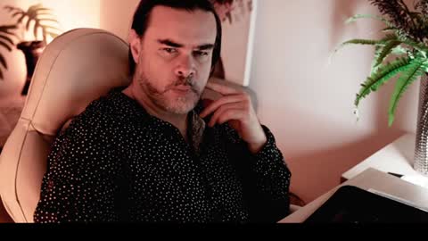 Sanders online show from January 2025 05:37:02 AM