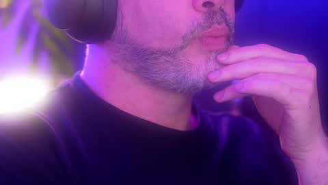 Sanders online show from September 2025 02:01:01 AM