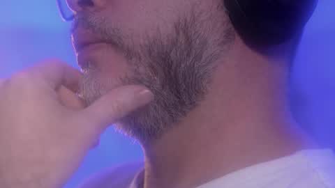 Sanders online show from October 2025 01:03:01 AM