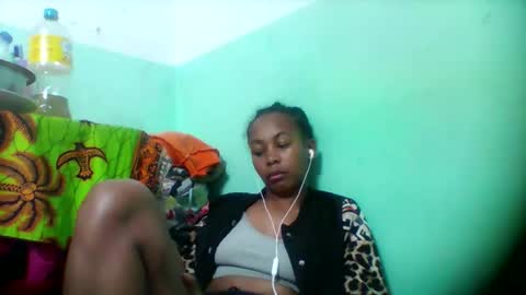 sandra1253099 online show from November 2025 06:42:02 PM