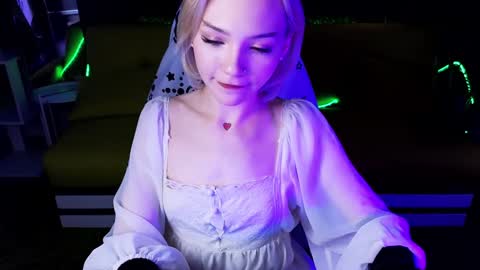 Sandy  online show from December 2024 04:53:02 AM