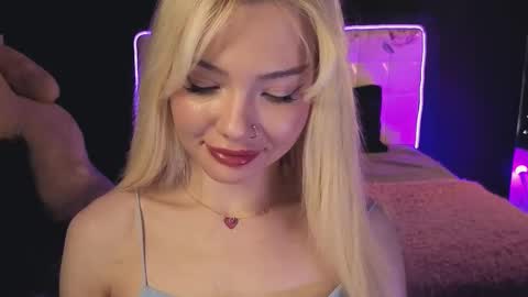 Sandy  online show from November 2025 02:25:01 AM