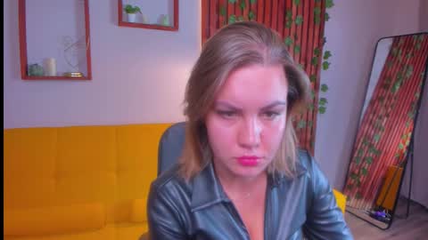 Snapshot of sandraeleson chatting on October 2025 09:18:01 AM Sandra online show from October 2025 09:18:01 AM