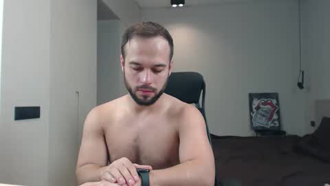 Snapshot of sandro_best chatting on May 2026 08:52:02 AM DeAlex online show from May 2026 08:52:02 AM