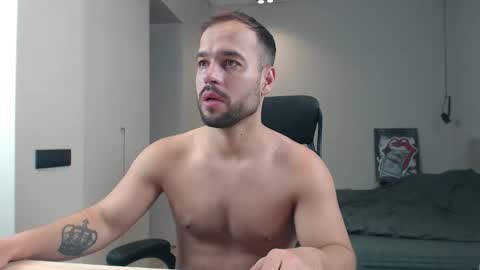 Snapshot of sandro_best chatting on May 2026 10:12:02 AM DeAlex online show from May 2026 10:12:02 AM