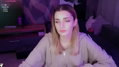 sandy_belle88 online show from November 2025 05:33:02 PM