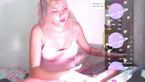 sandy_straw online show from November 2025 06:51:01 PM