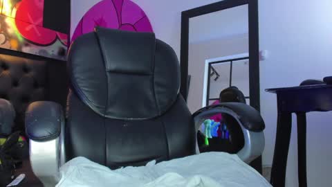 santi online show from February 2025 09:06:01 PM