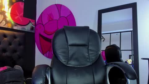 santi online show from February 2025 04:03:02 PM