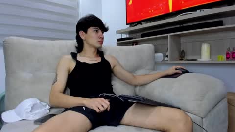 santi online show from November 2025 03:38:01 AM