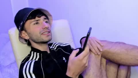 Snapshot of santi_mateo chatting on January 2025 04:08:01 PM Santi online show from January 2025 04:08:01 PM