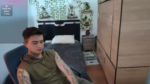 Snapshot of santi_ss chatting on April 2026 04:15:02 PM santi_ss online show from April 2026 04:15:02 PM