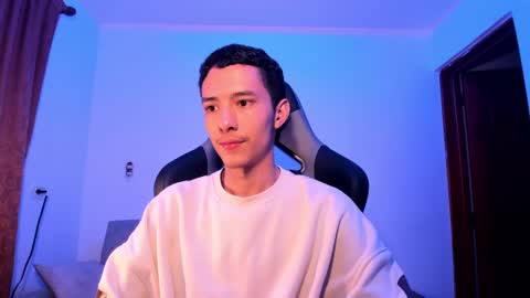 santi_twink19 online show from December 2024 03:08:02 AM