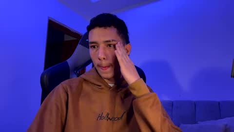 santi_twink19 online show from January 2025 11:29:02 AM