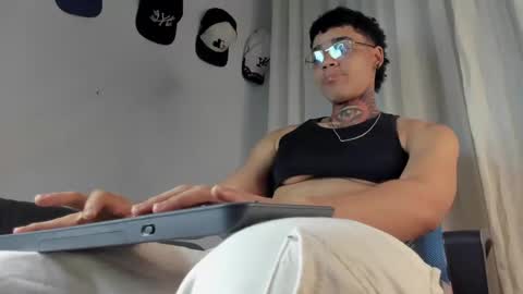 Snapshot of santi_xximo chatting on September 2025 08:34:01 PM Santiago online show from September 2025 08:34:01 PM