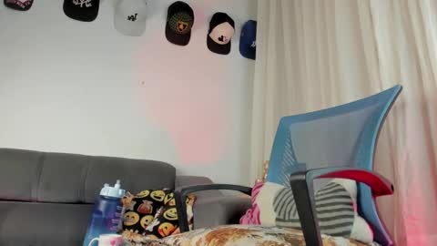 Snapshot of santi_xximo chatting on October 2025 12:09:01 AM Santiago online show from October 2025 12:09:01 AM