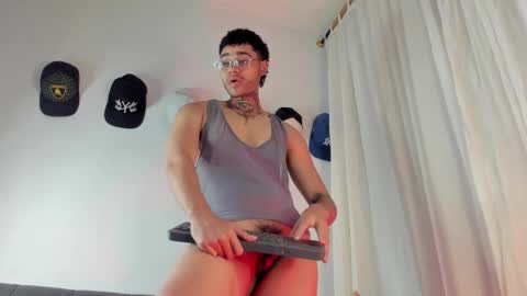 Snapshot of santi_xximo chatting on October 2025 11:39:01 PM Santiago online show from October 2025 11:39:01 PM